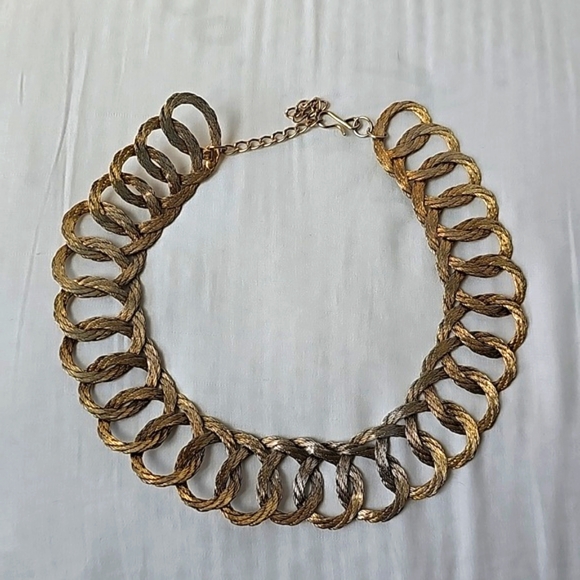 VINTAGE GOLD MESH WOVEN BRAIDED CONTINUOUS LOOP CHOKER NECKLACE, - Picture 4 of 4